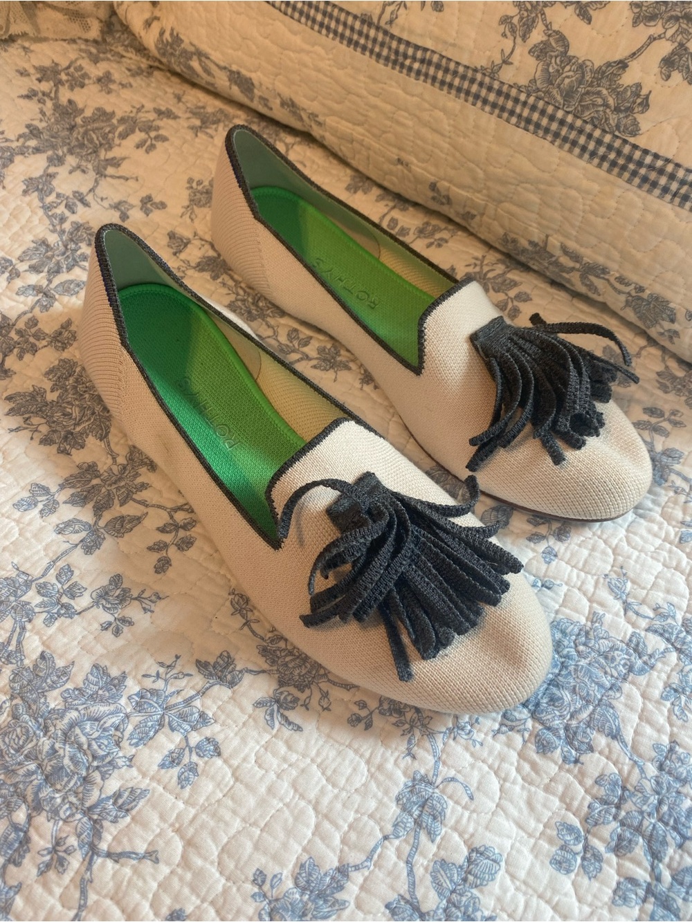 Rothy’s The Merino Tassel Loafer Platinum White Size 10